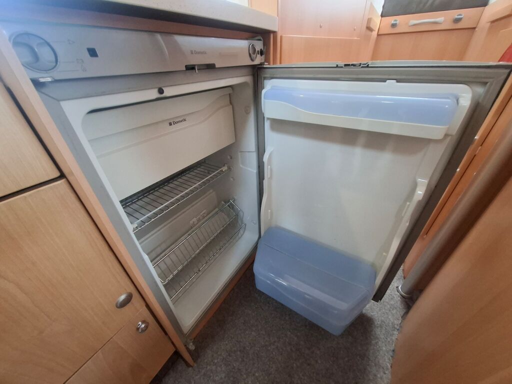 T.e.c. ADVANTEC TI 654 2008 Harmaa