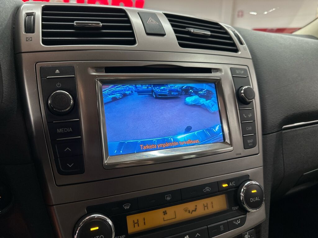 Toyota Avensis 2013 Hopea