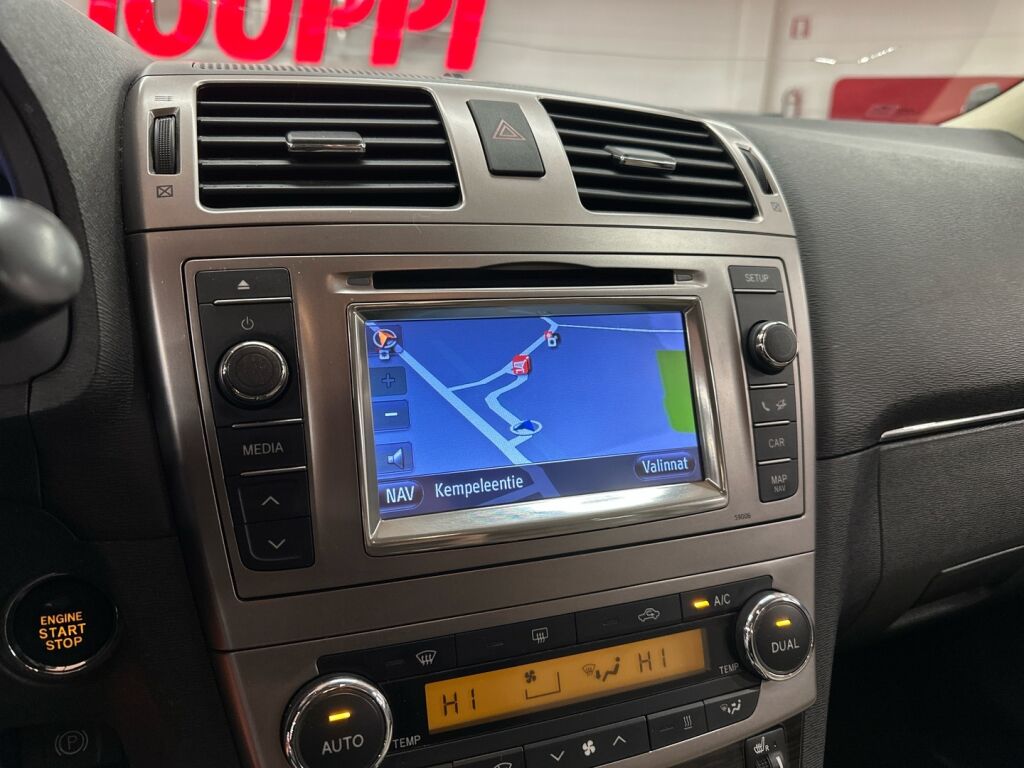 Toyota Avensis 2013 Hopea