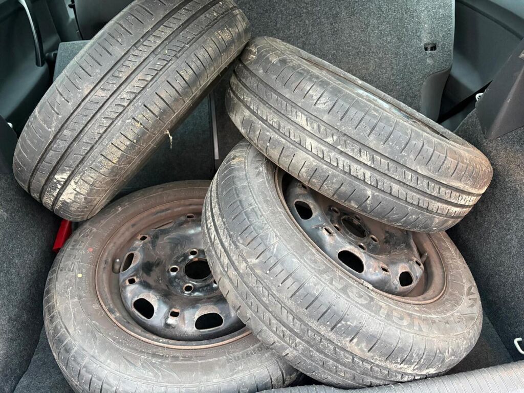 Volkswagen Polo 2003 Harmaa