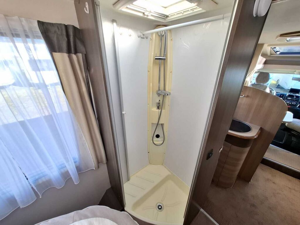 Rapido 691 T 2012 Valkoinen