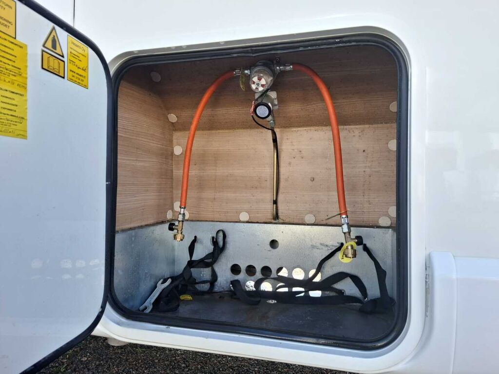 Rapido 691 T 2012 Valkoinen