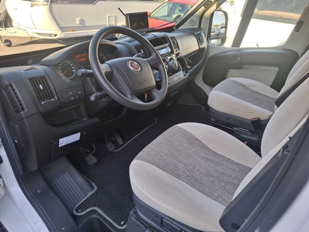 Rapido 691 T 2012 Valkoinen