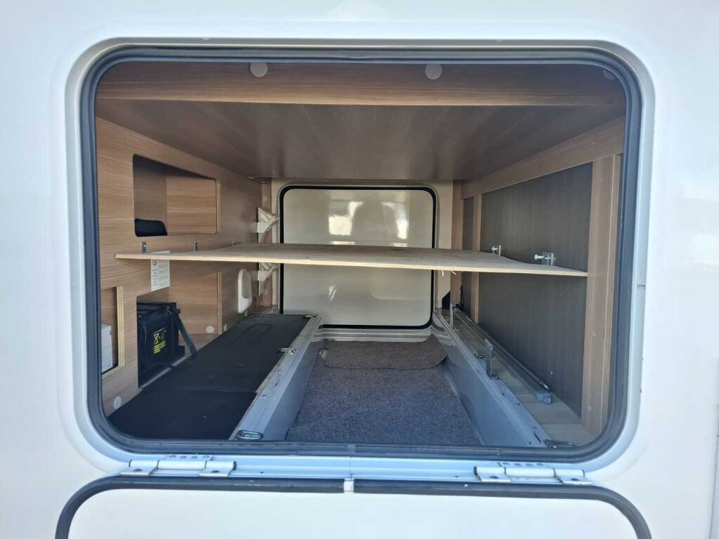 Rapido 691 T 2012 Valkoinen