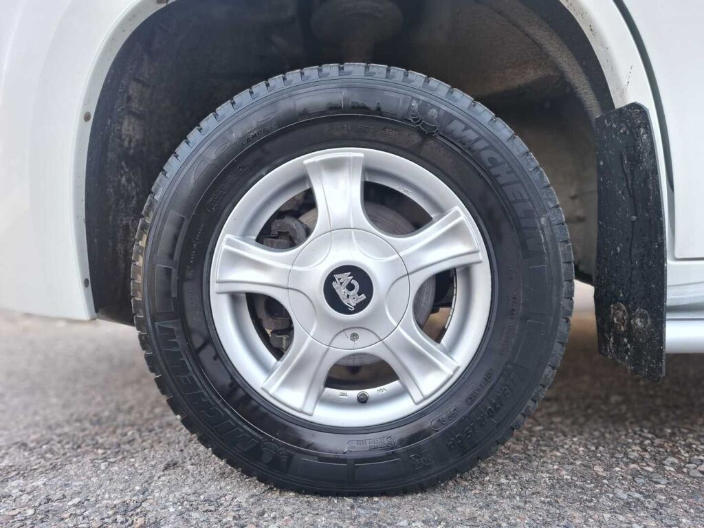 Rapido 691 T 2012 Valkoinen