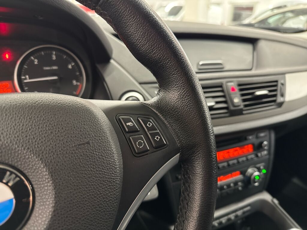 BMW X1 2012 Ruskea (beige)