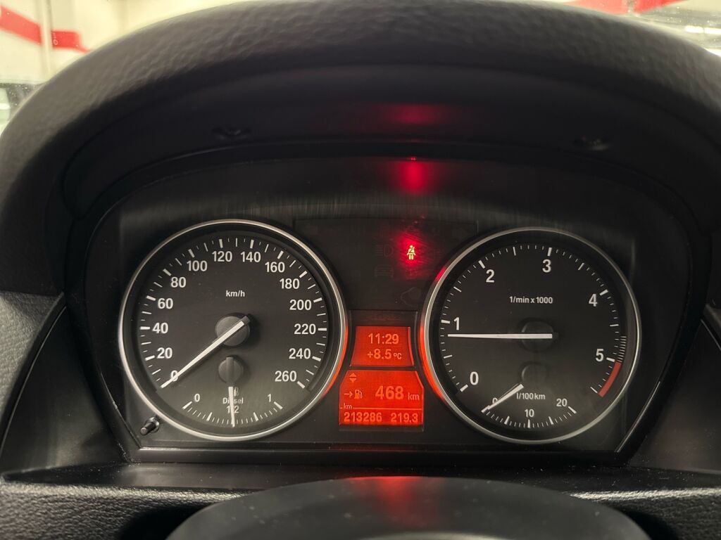 BMW X1 2012 Ruskea (beige)