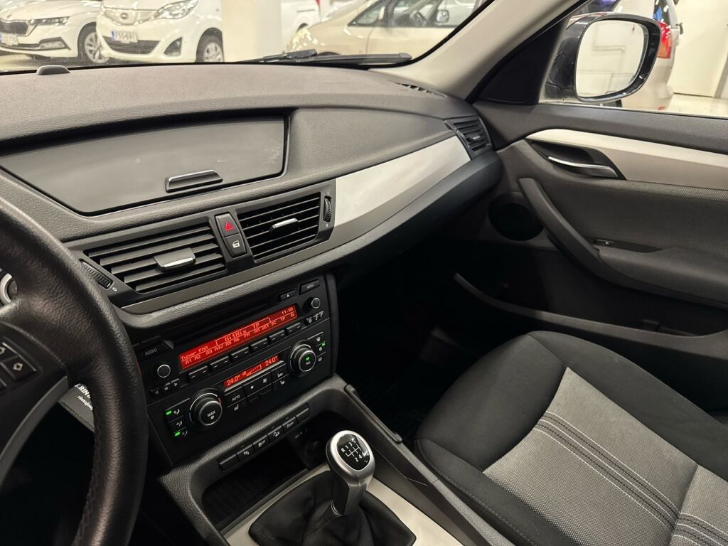 BMW X1 2012 Ruskea (beige)