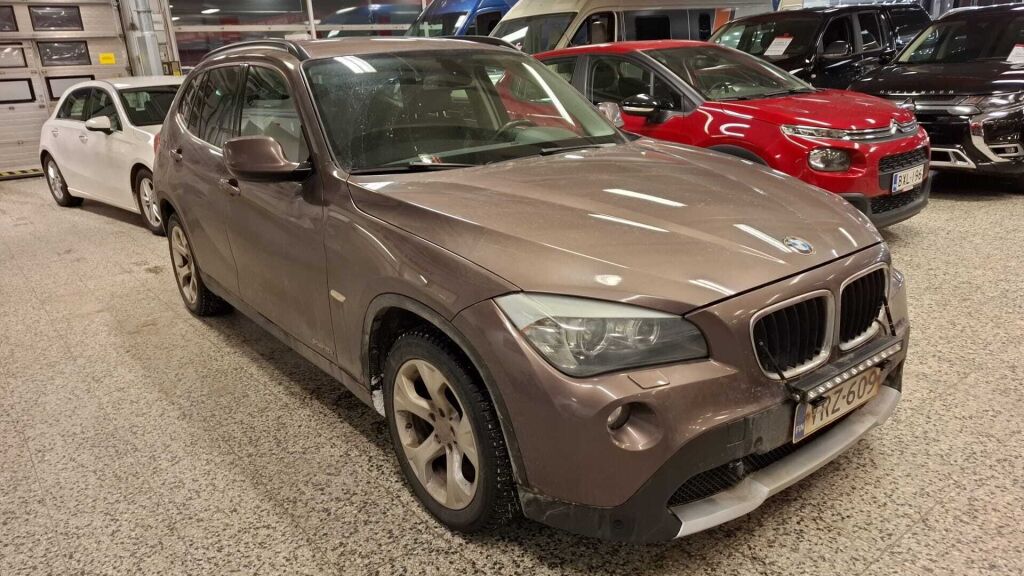 BMW X1 2012 Ruskea (beige)