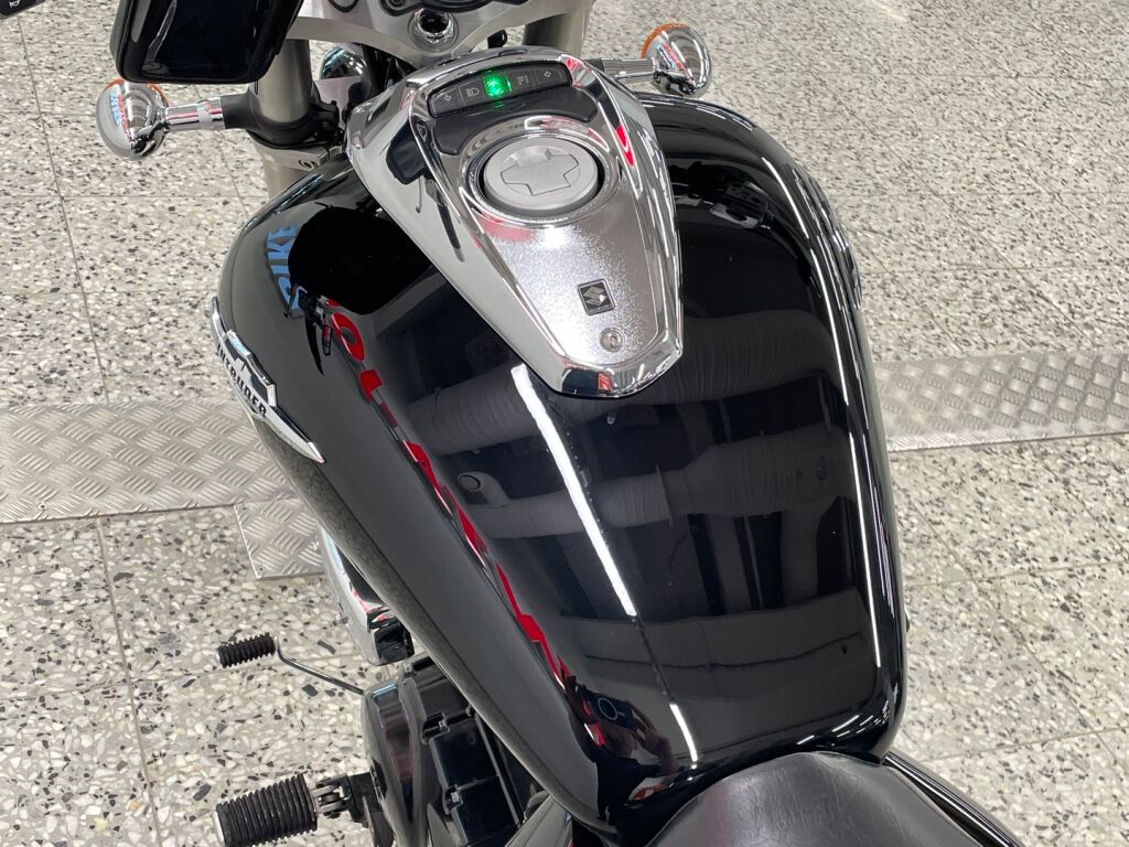 Suzuki INTRUDER 2007 Musta
