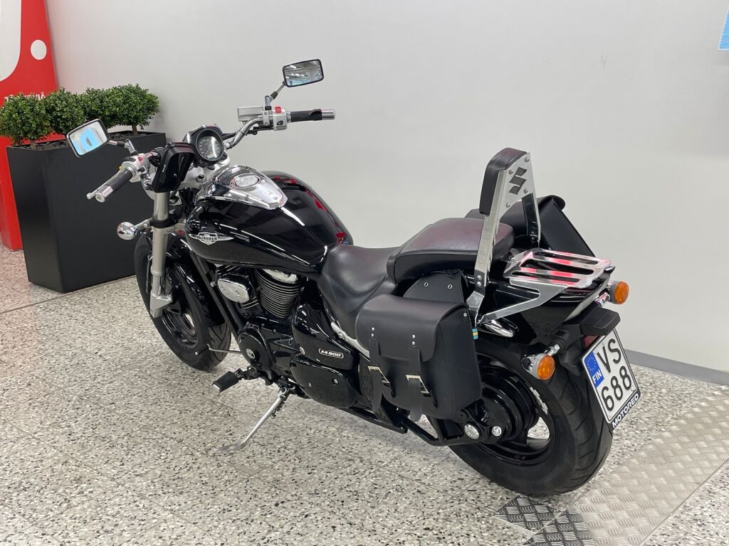 Suzuki INTRUDER 2007 Musta