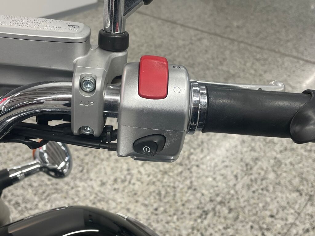 Suzuki INTRUDER 2007 Musta
