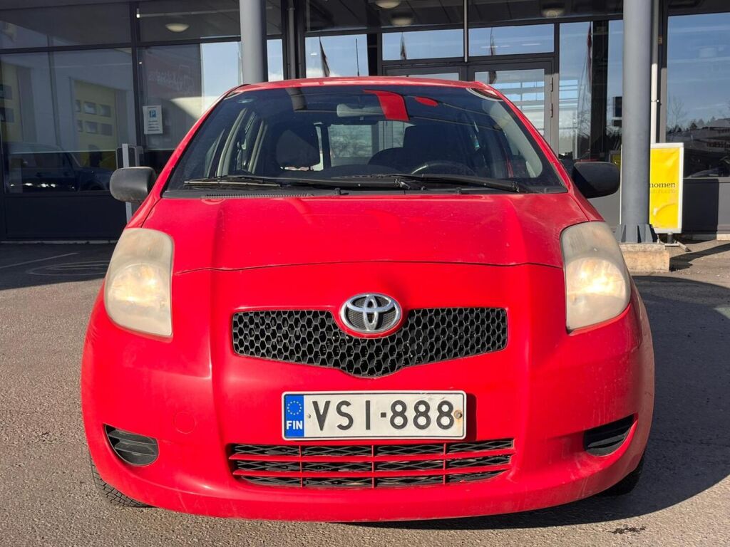 Toyota Yaris 2006 Punainen