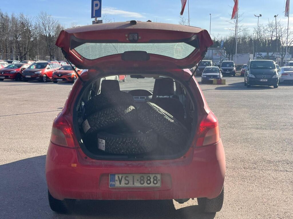 Toyota Yaris 2006 Punainen