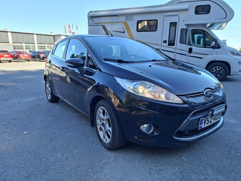 Ford Fiesta 2012 Musta