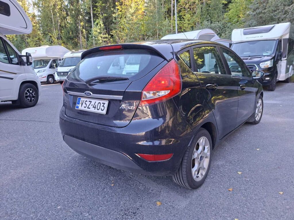 Ford Fiesta 2012 Musta