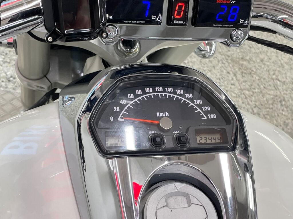 Suzuki INTRUDER 2007 9