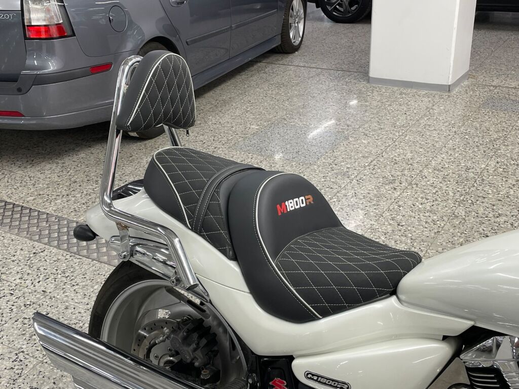 Suzuki INTRUDER 2007 9