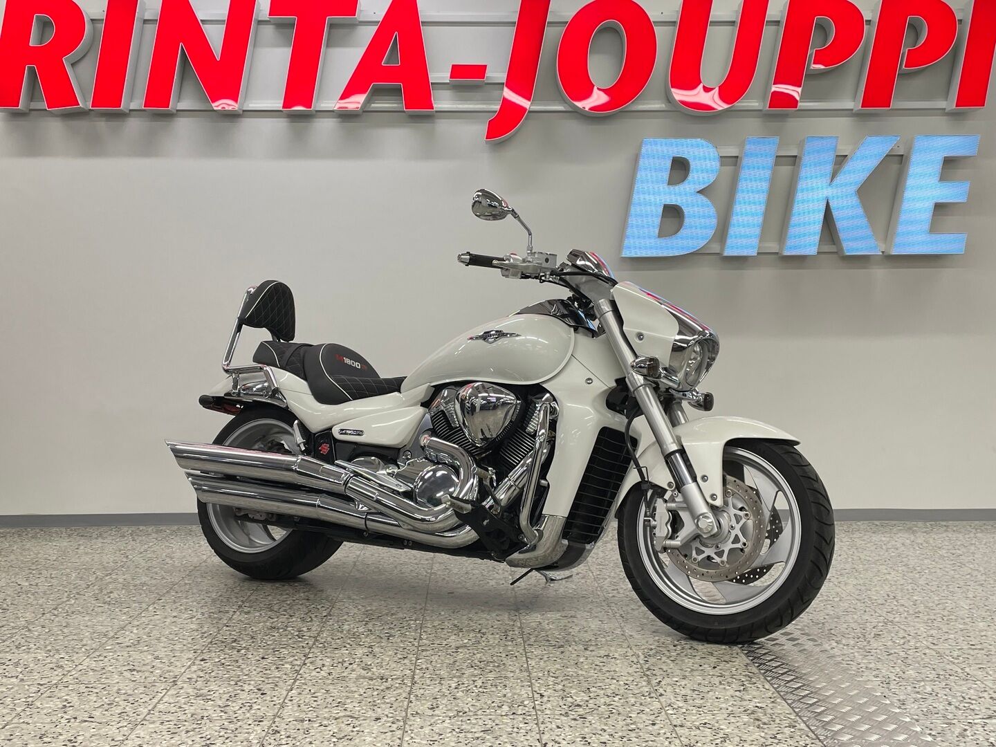 Suzuki INTRUDER