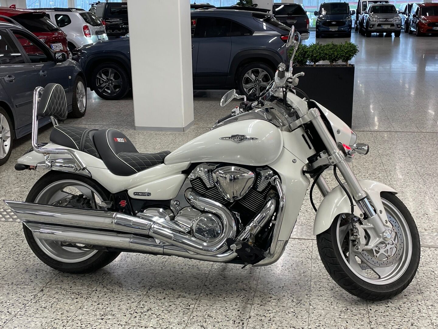 Suzuki INTRUDER