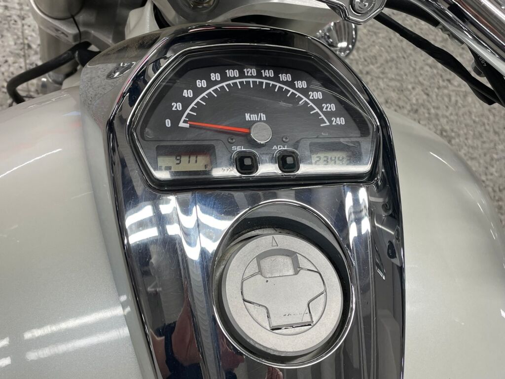 Suzuki INTRUDER 2007 9