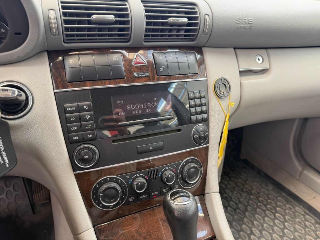 Mercedes-Benz C 2004 Musta