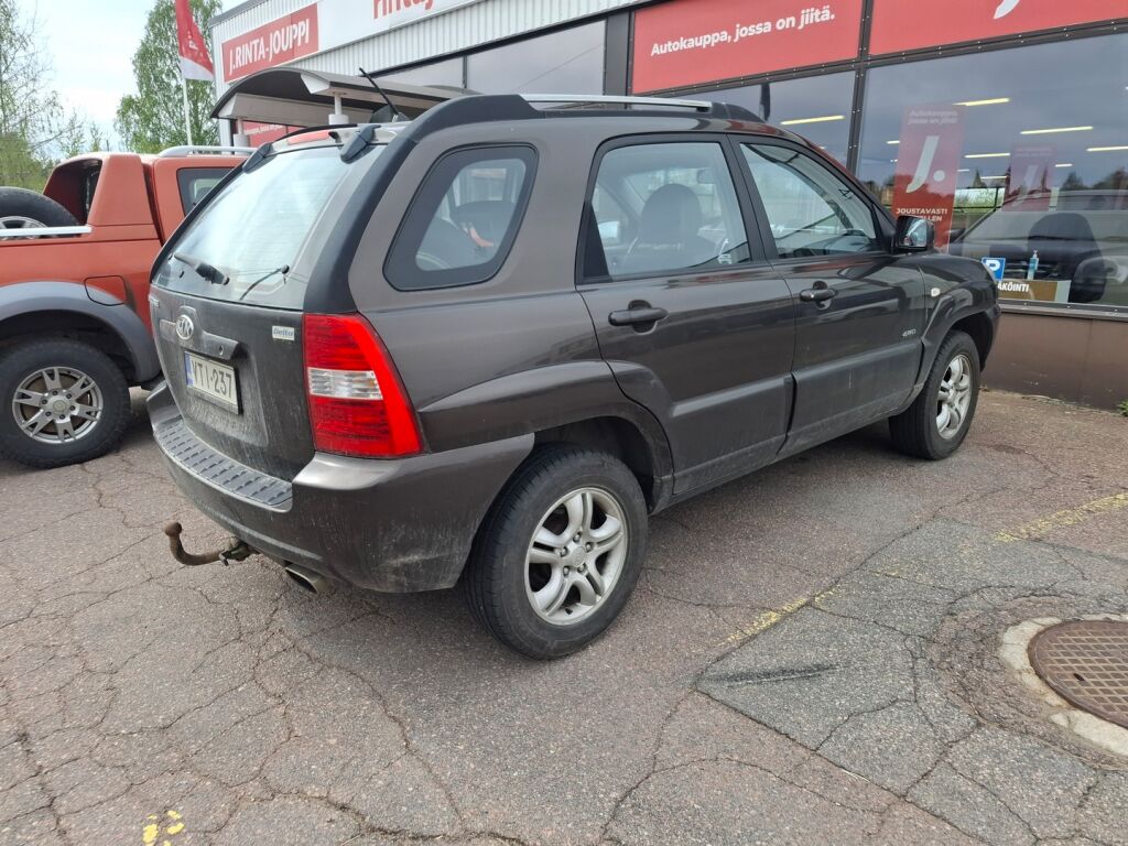 Kia Sportage 2006 Ruskea (beige)