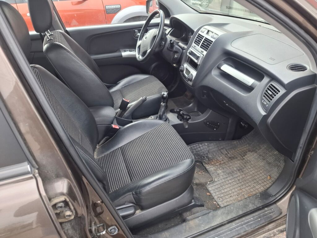 Kia Sportage 2006 Ruskea (beige)