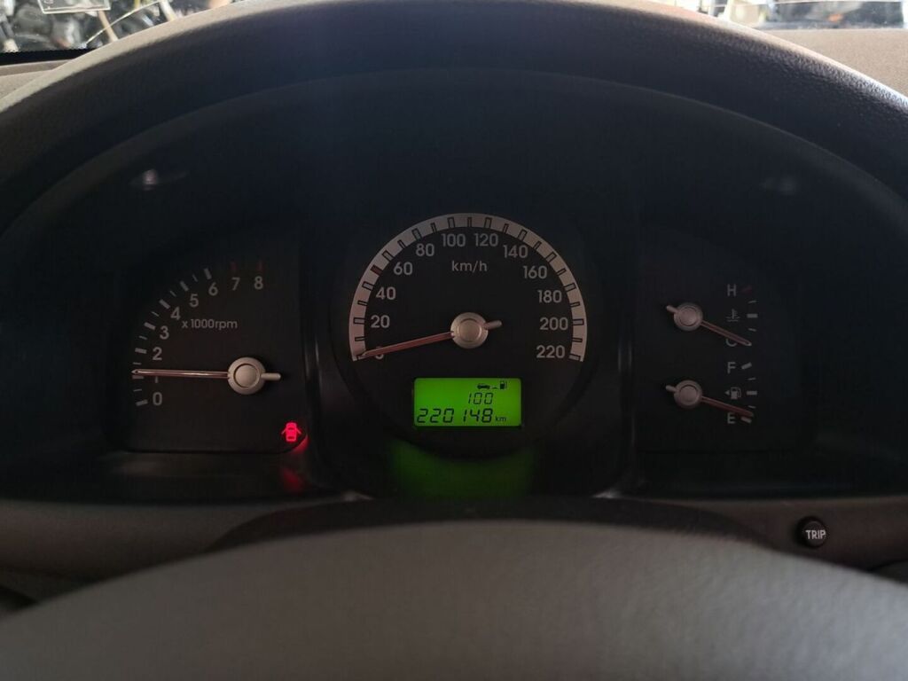 Kia Sportage 2006 Ruskea (beige)