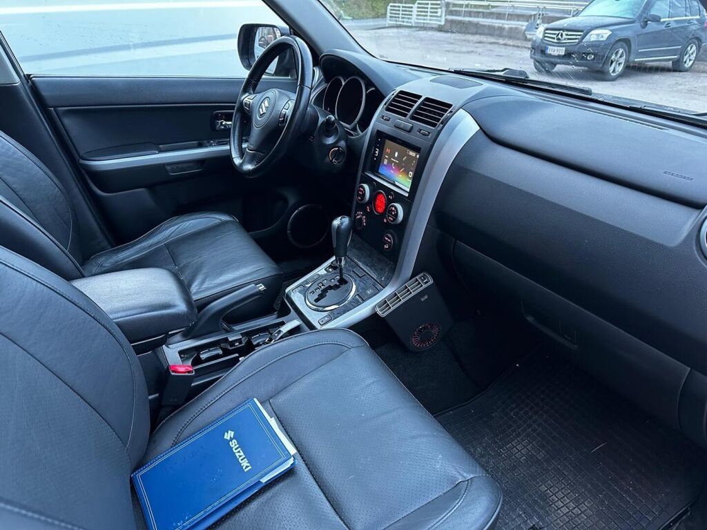 Suzuki Grand Vitara 2009 Musta