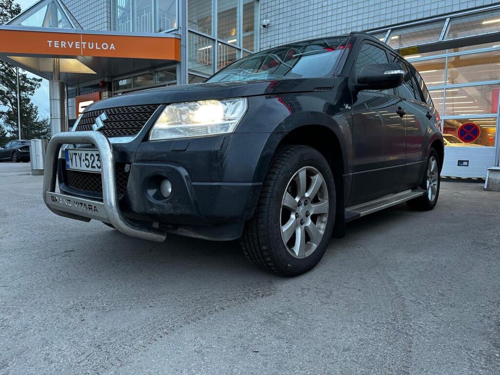 Suzuki Grand Vitara 2009 Musta