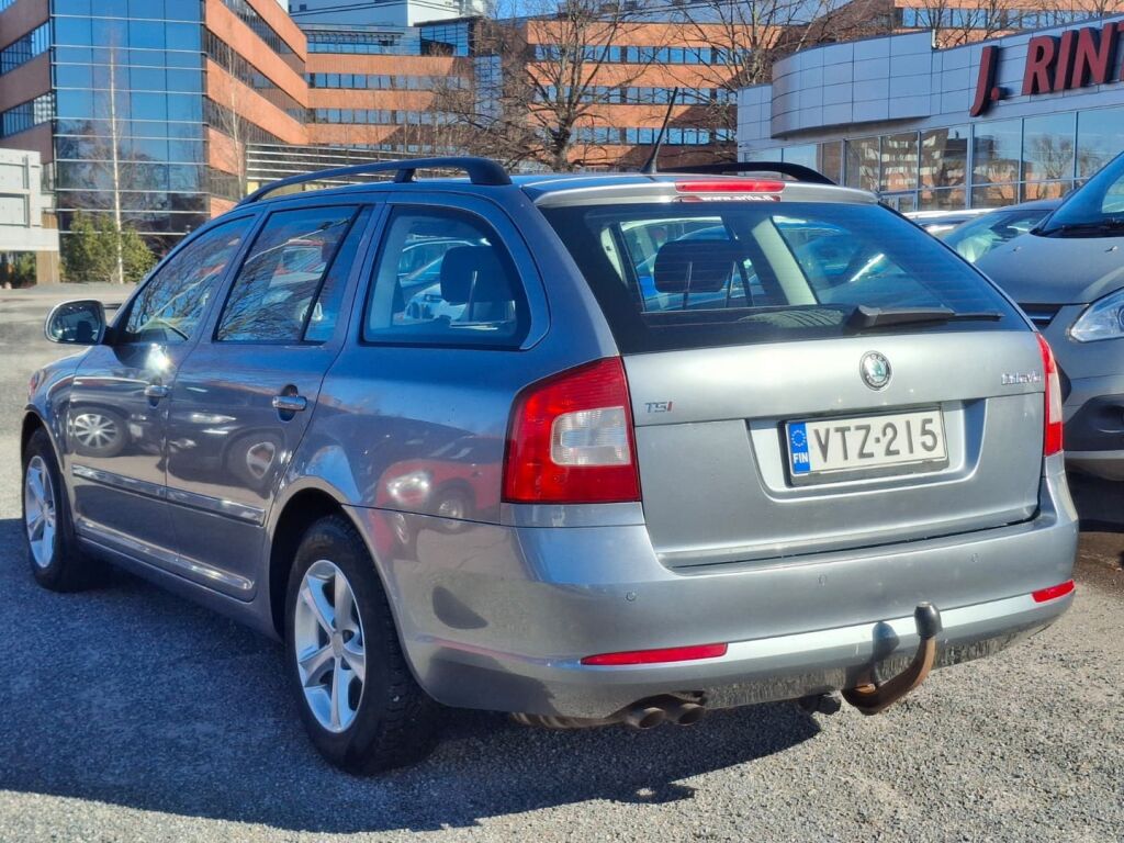 Skoda Octavia 2012 Hopea
