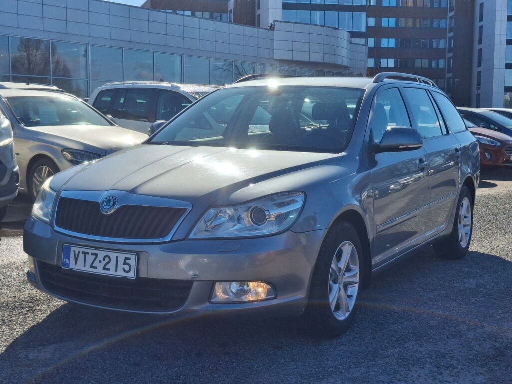 Skoda Octavia 2012 Hopea