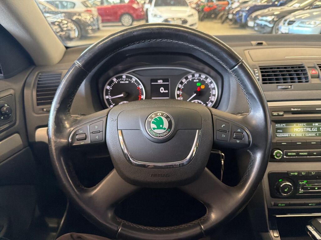 Skoda Octavia 2012 Hopea