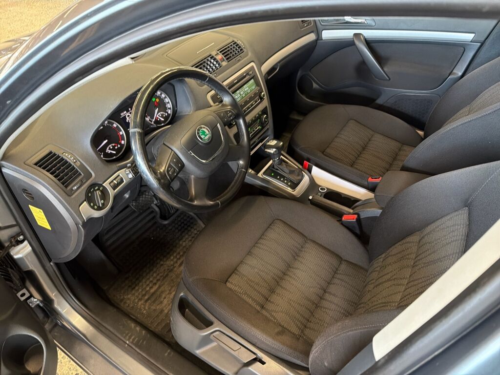 Skoda Octavia 2012 Hopea