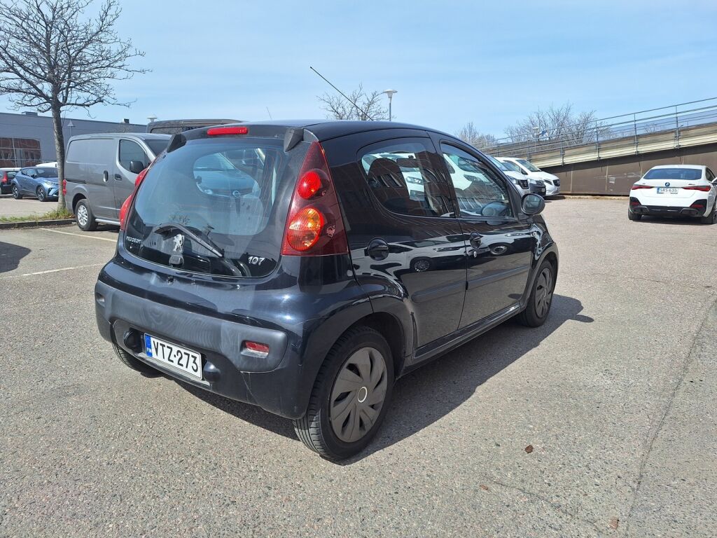 Peugeot 107 2013 Musta