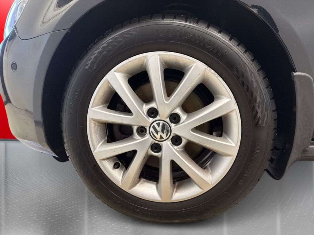 Volkswagen Golf 2012 Musta