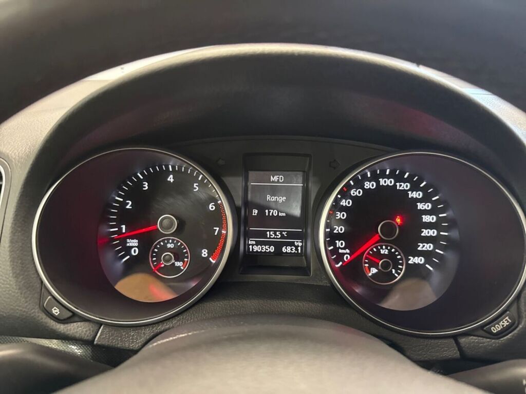 Volkswagen Golf 2012 Musta