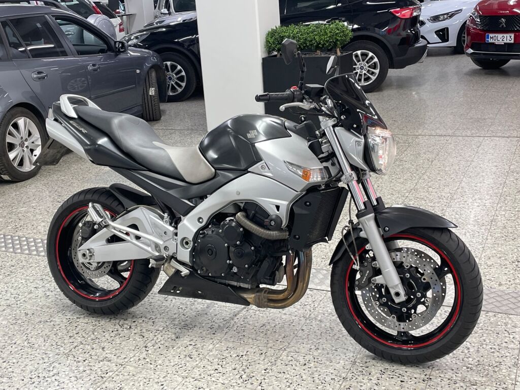 Suzuki GSR 2008 