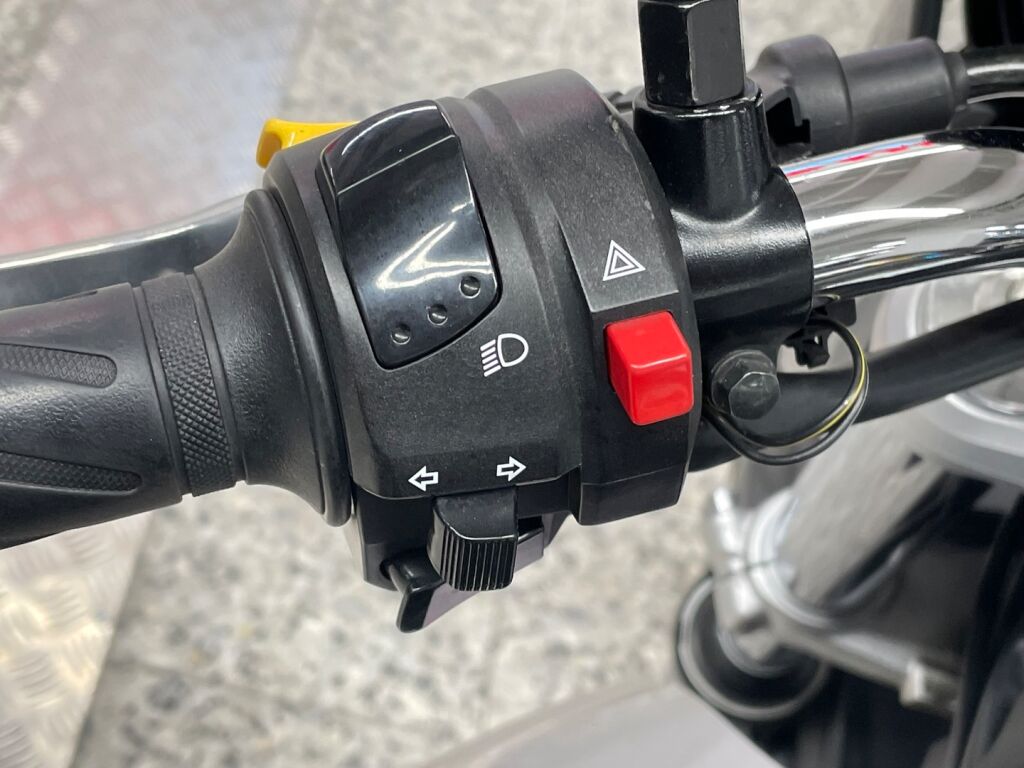 Suzuki GSR 2008 