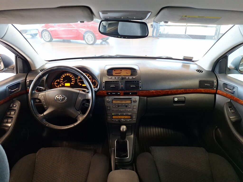 Toyota Avensis 2005 Vihreä