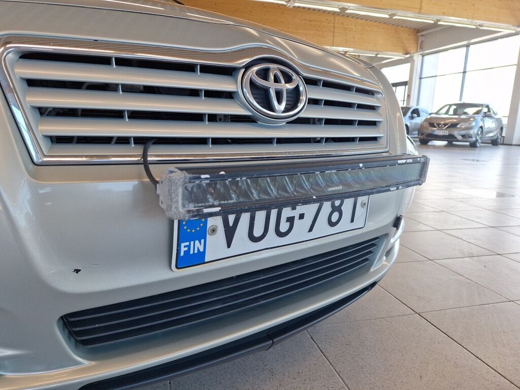 Toyota Avensis 2005 Vihreä