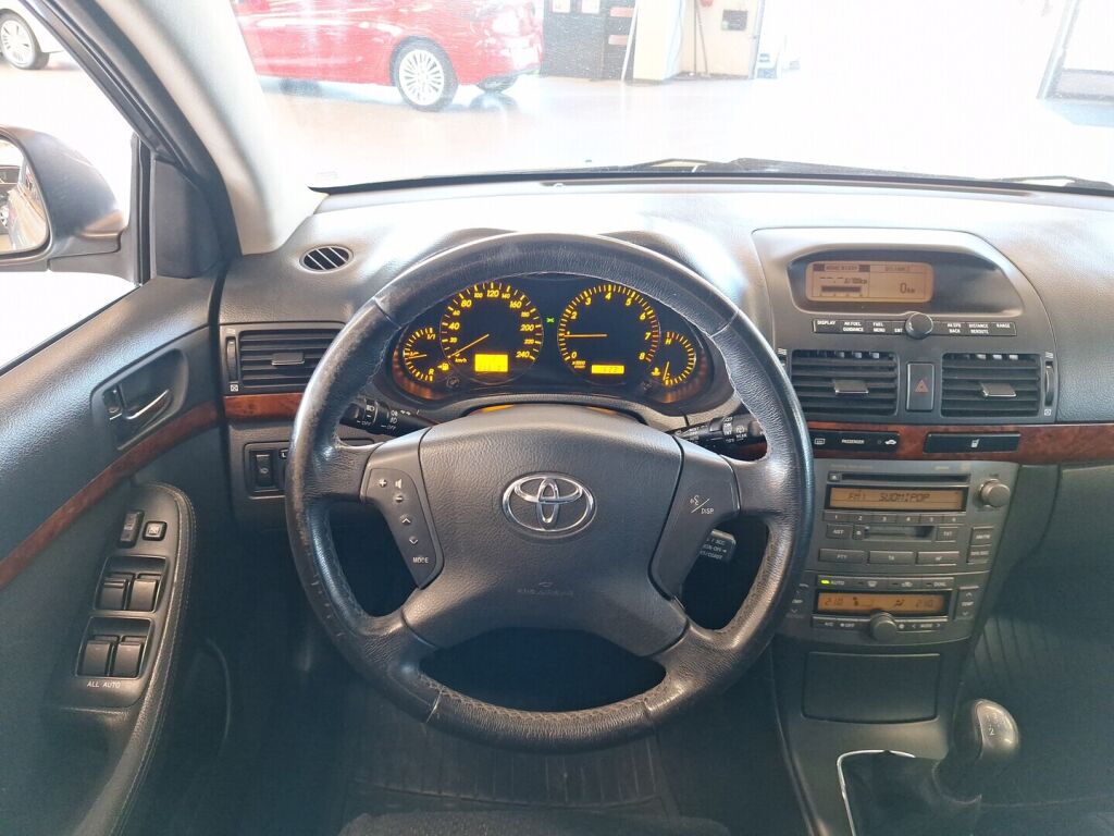 Toyota Avensis 2005 Vihreä