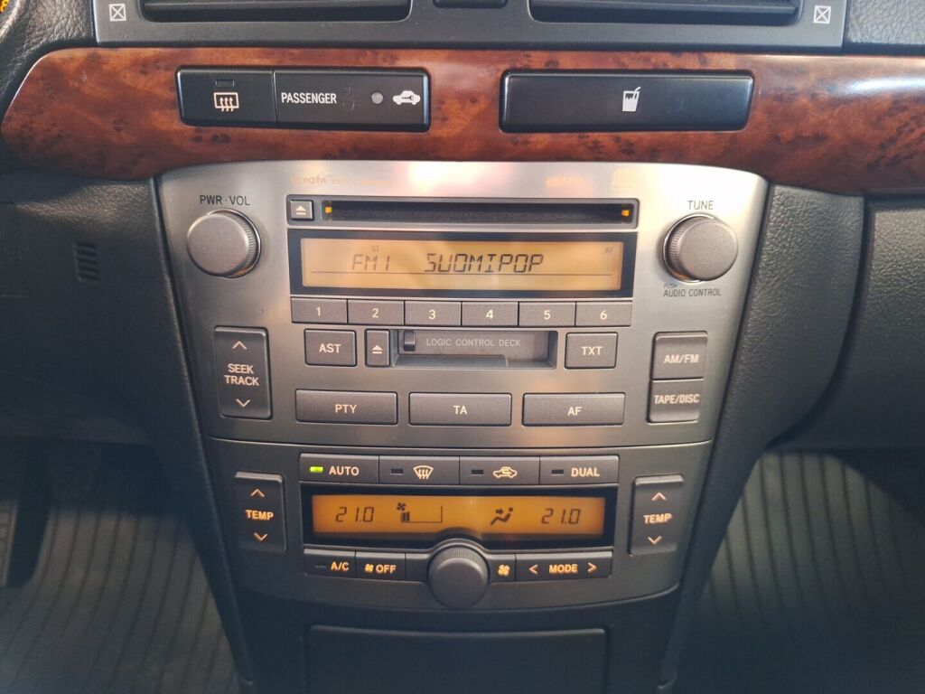 Toyota Avensis 2005 Vihreä
