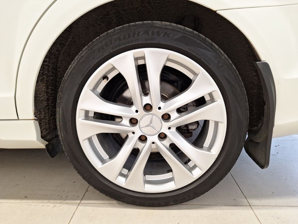 Mercedes-Benz C 2012 Valkoinen