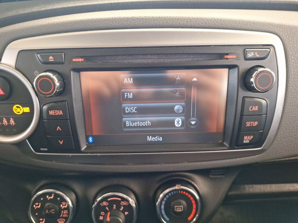 Toyota Yaris 2012 Punainen