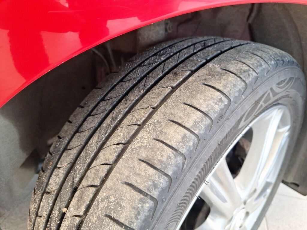 Toyota Yaris 2012 Punainen