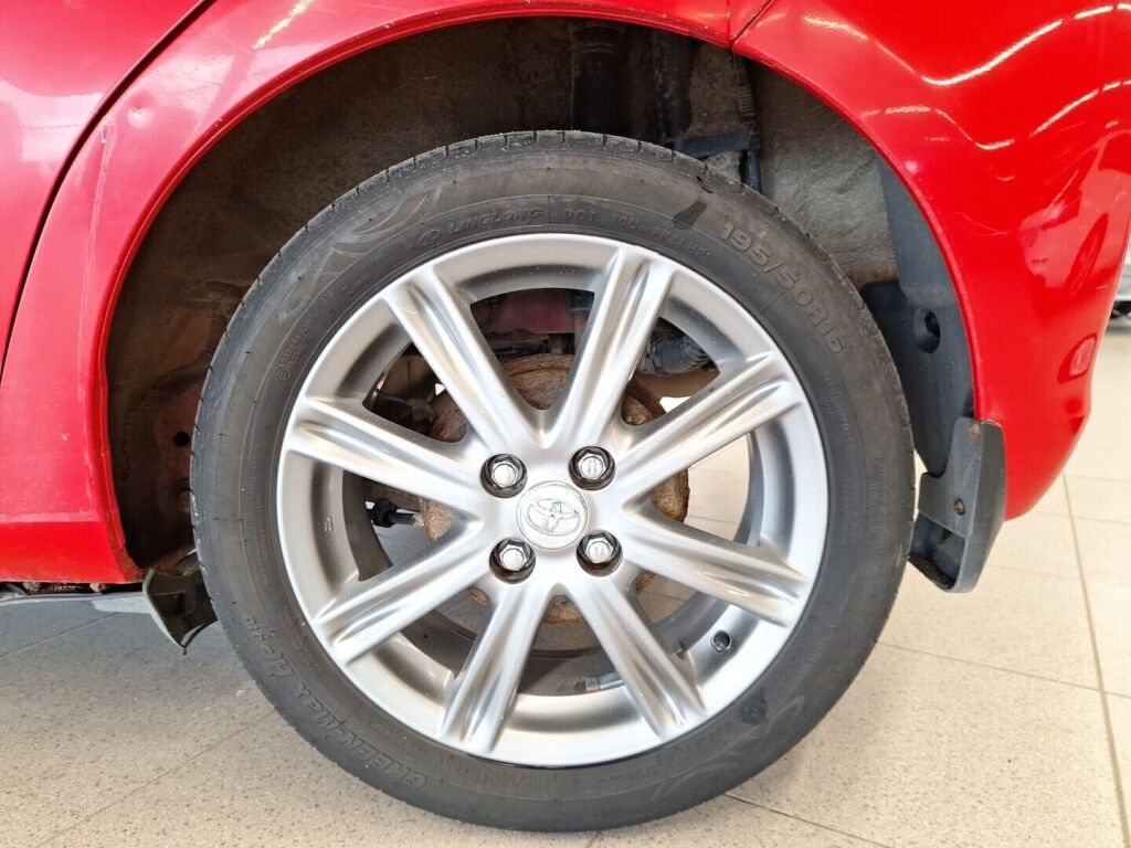 Toyota Yaris 2012 Punainen