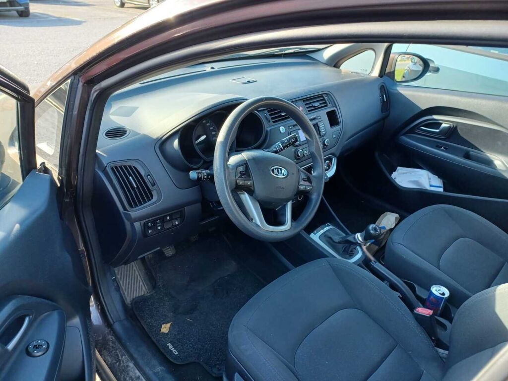 Kia Rio 2012 Ruskea (beige)