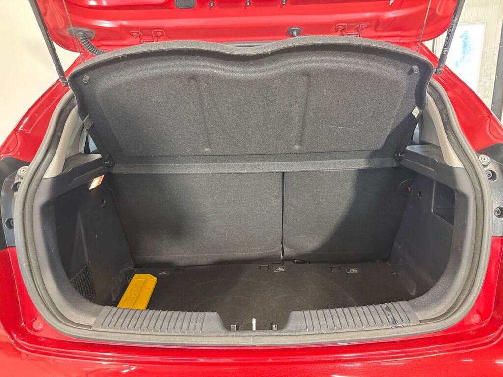 Kia Rio 2012 Punainen